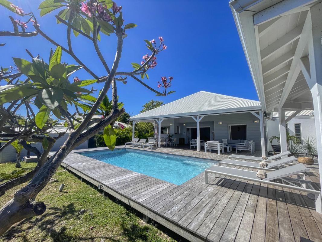 Villa 5 chambres à louer à Saint François Guadeloupe-piscine-4